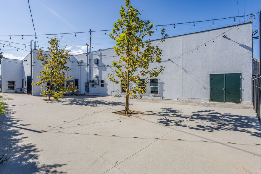 4501-4515 W Adams Blvd, Los Angeles, CA for rent - Building Photo - Image 3 of 14