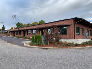 12891-12897 SE 97th Ave, Clackamas, OR for rent Primary Photo- Image 1 of 4