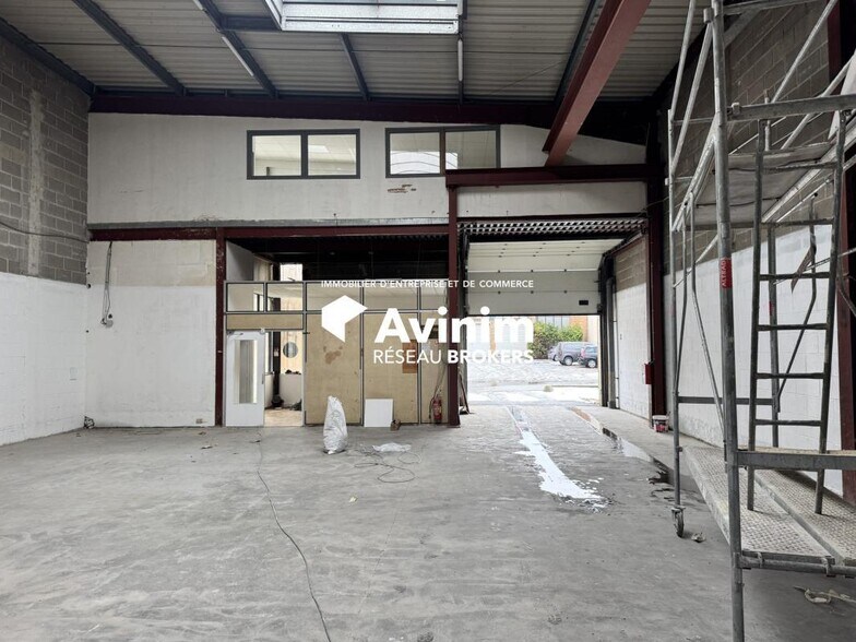 Industrial in Le Thillay to rent - Interior Photo - Image 3 of 5
