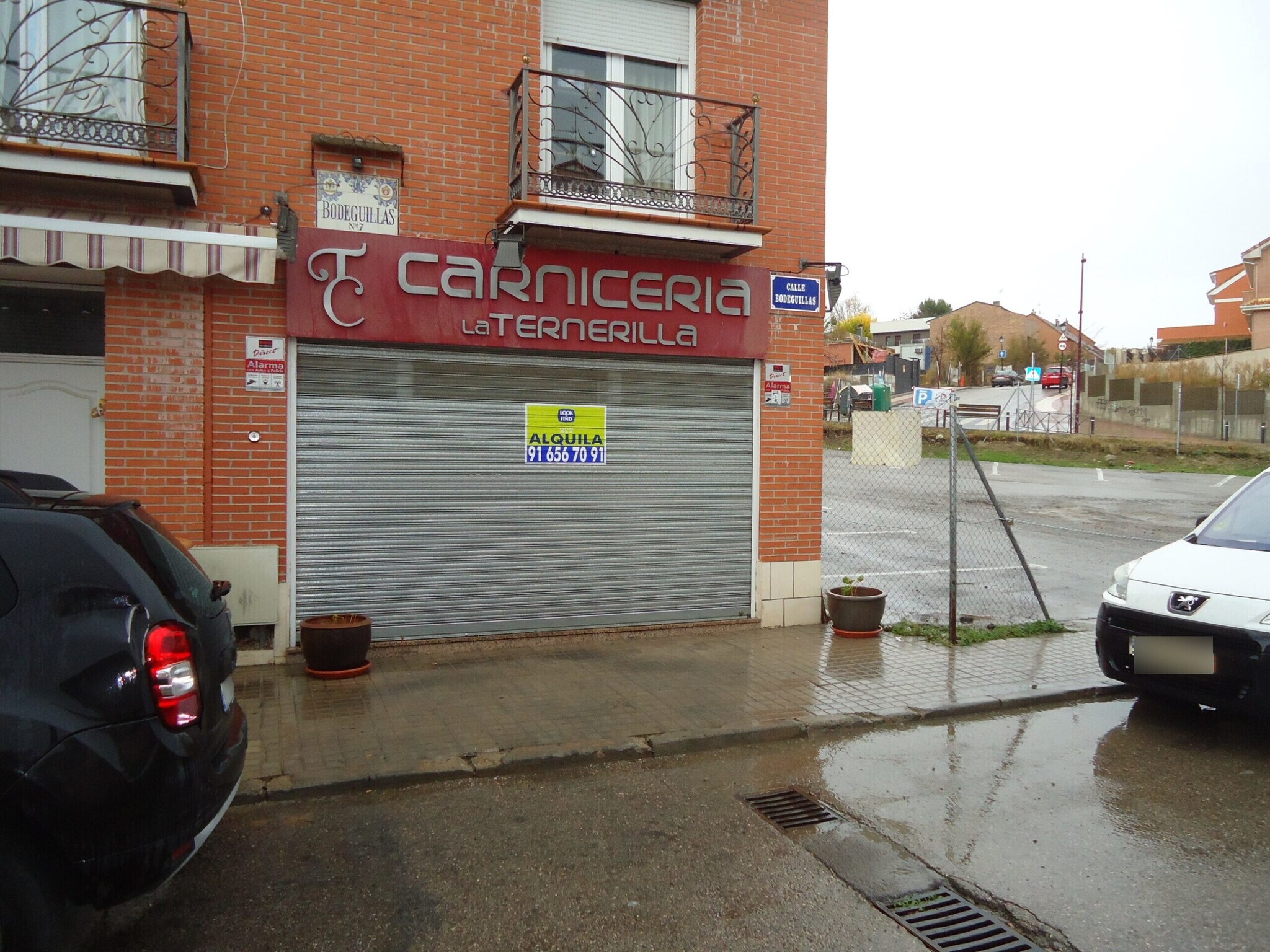 Retail in Cobeña, Madrid to rent Primary Photo- Image 1 of 5