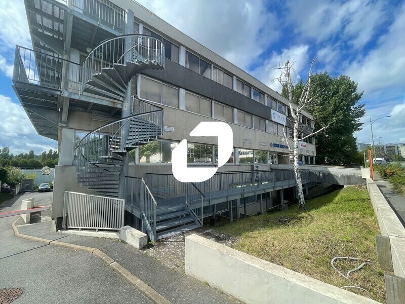 Office in Palaiseau to rent Building Photo- Image 1 of 11