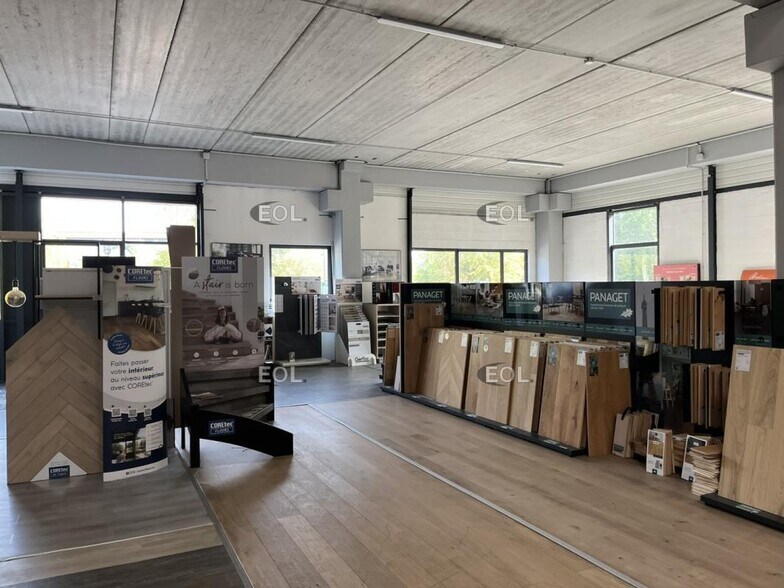 Light Industrial in Villeneuve-la-Garenne to rent - Interior Photo - Image 3 of 7