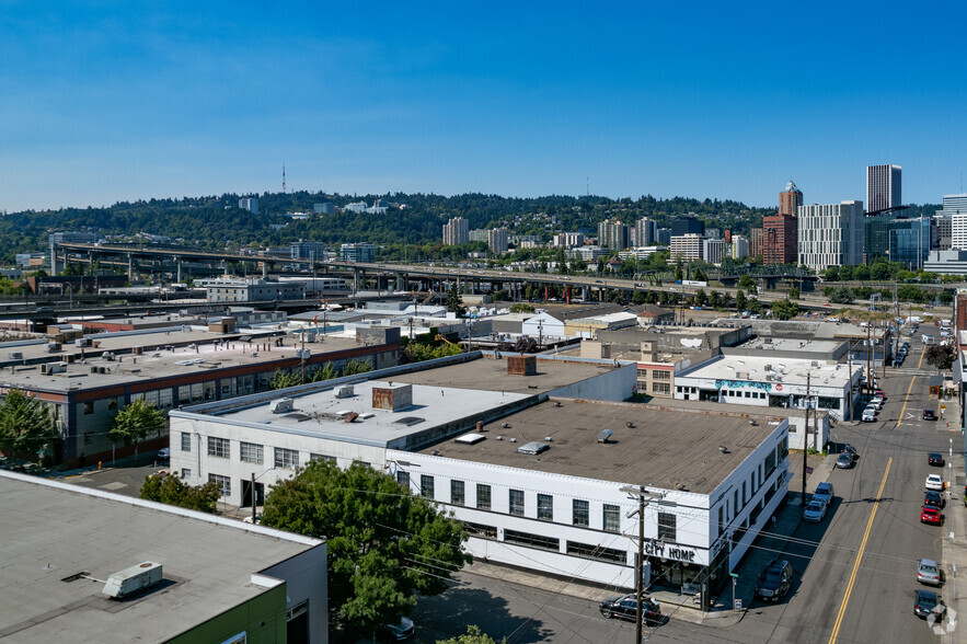 239 SE Salmon St, Portland, OR for rent - Aerial - Image 3 of 6