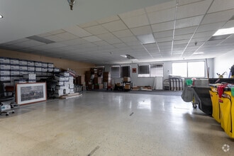 6565 E Carondelet Dr, Tucson, AZ to rent Interior Photo- Image 2 of 2