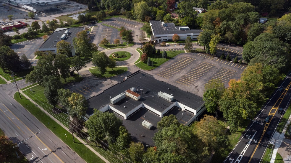 1000 Regency Ct, Toledo, OH to rent - Aerial - Image 3 of 5
