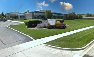 4209 W Shamrock Ln, Mchenry, IL for rent Building Photo- Image 1 of 8