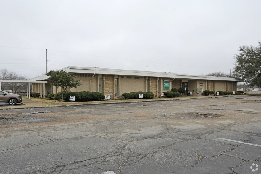 4725 Gus Thomasson Rd, Mesquite 75150