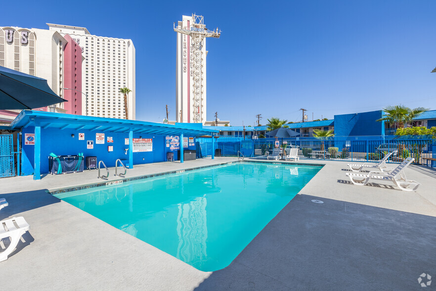 2830 S Las Vegas Blvd, Las Vegas, NV for sale - Building Photo - Image 1 of 1