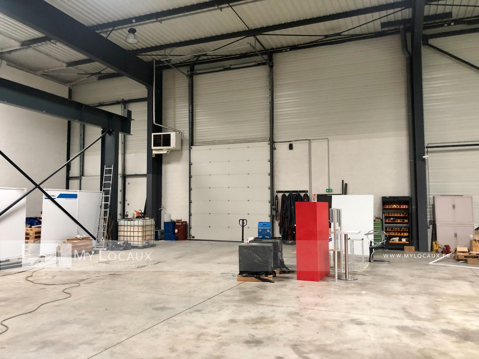 Light Industrial in Villeneuve-la-Garenne to rent Interior Photo- Image 1 of 6