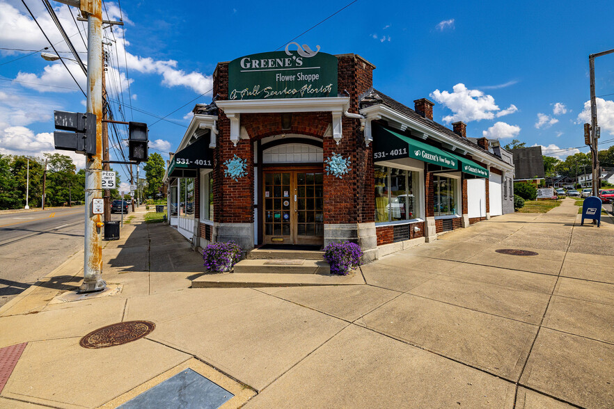 5230-5232 Montgomery Rd, Cincinnati, OH for rent - Building Photo - Image 1 of 18