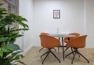 55-59 Blandford St, London to rent Interior Photo- Image 2 of 2