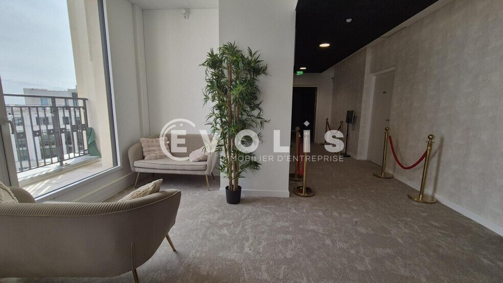 Office in Chessy to rent - Building Photo - Image 2 of 12