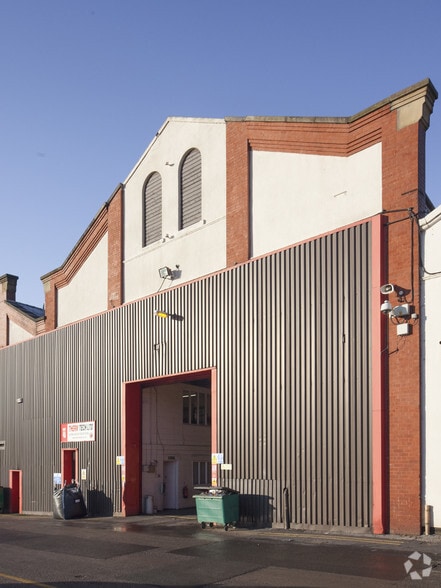 Kayley, Ashton-Under-Lyne to rent - Building Photo - Image 3 of 25