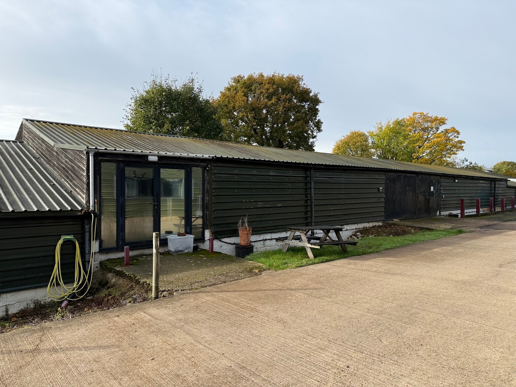Units 2 & 4 Billingshurst Rd, Partridge Green to rent Building Photo- Image 1 of 9