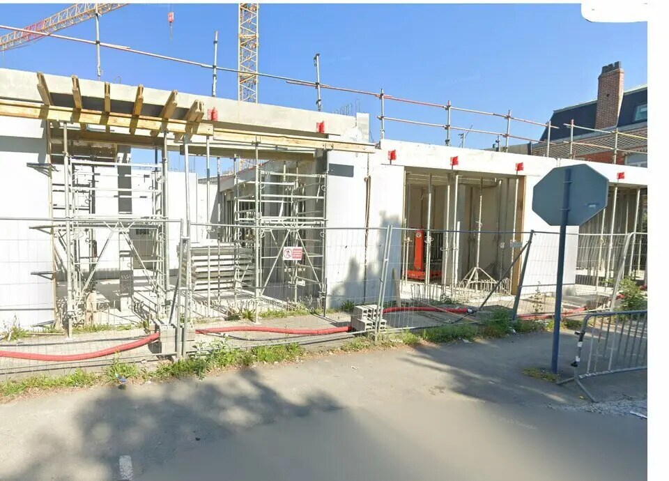 Retail in Arras for sale Construction Photo- Image 1 of 11