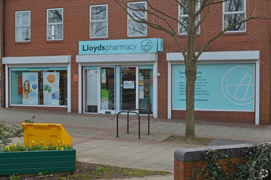 9-15 Church Rd, Codsall to rent - Building Photo - Image 3 of 4