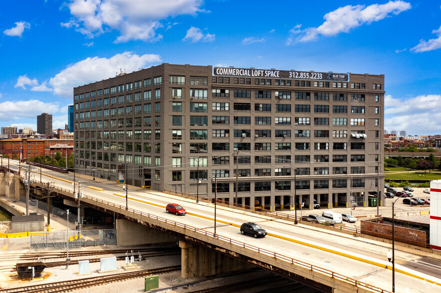 329 W 18th St, Chicago, IL for rent - Building Photo - Image 1 of 19