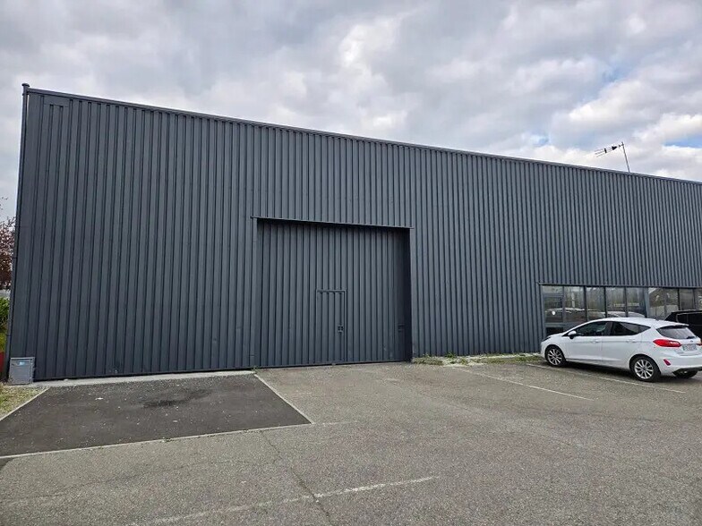 Light Industrial in Toulouse to rent - Primary Photo - Image 1 of 1
