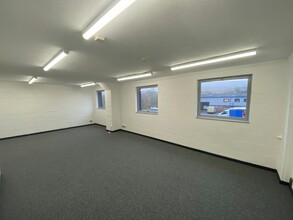 Heads Of The Valley Industrial Estate, Rhymney for rent Interior Photo- Image 2 of 2