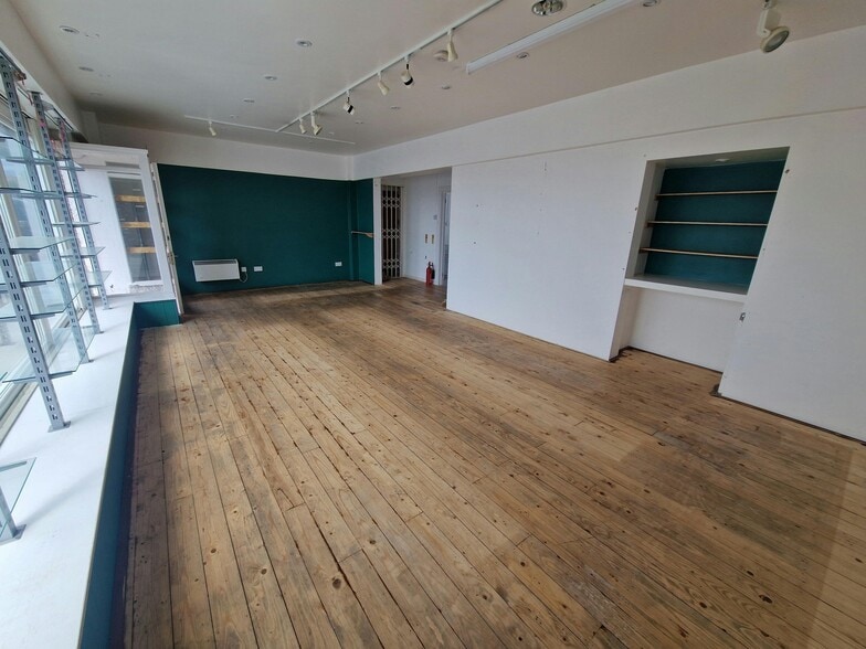 Milvil Rd, Gosport for sale - Interior Photo - Image 3 of 10