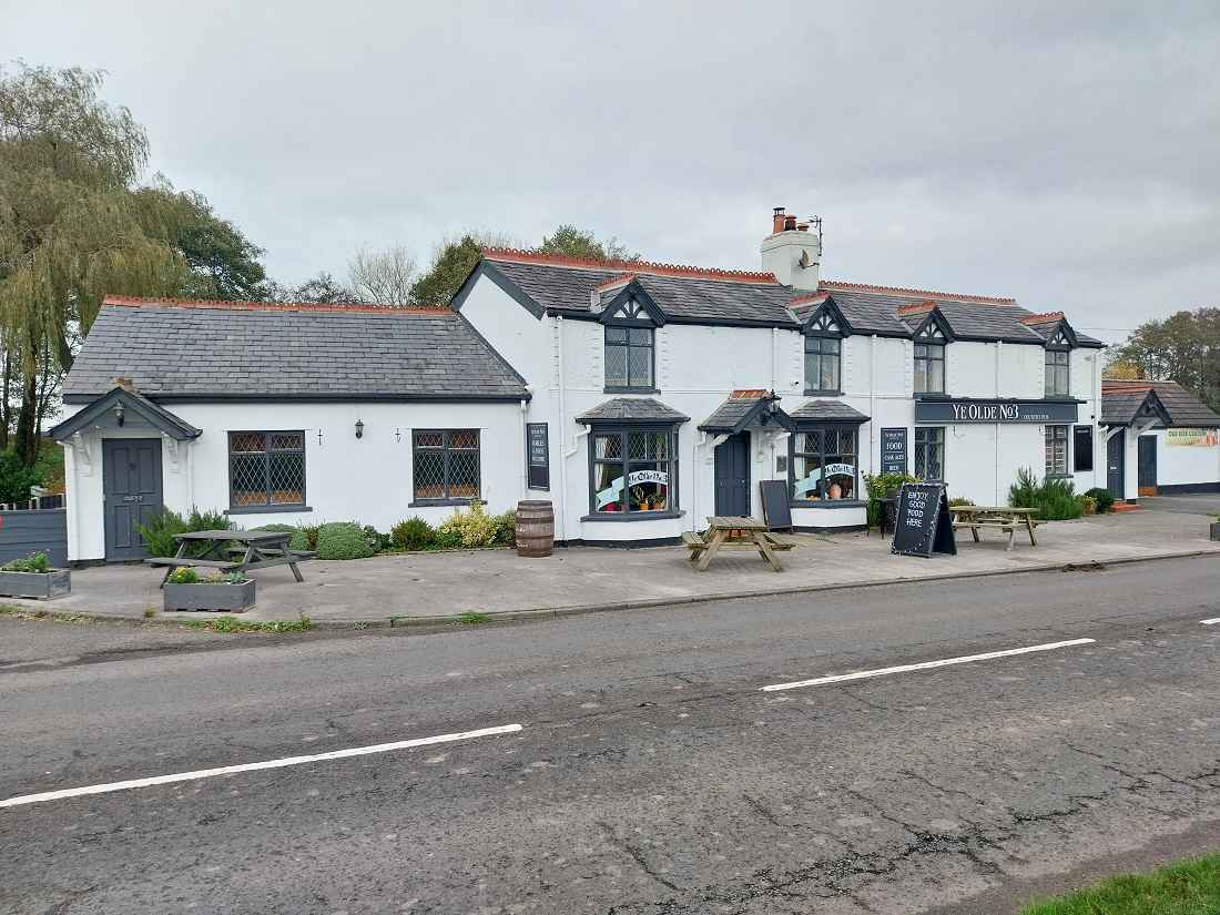 3 Lymm Rd, Altrincham to rent Primary Photo- Image 1 of 5