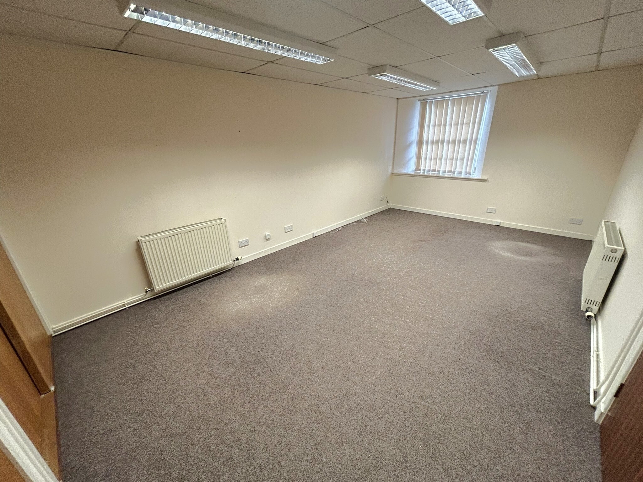 18 Castle St, Dumfries to rent Building Photo- Image 1 of 5