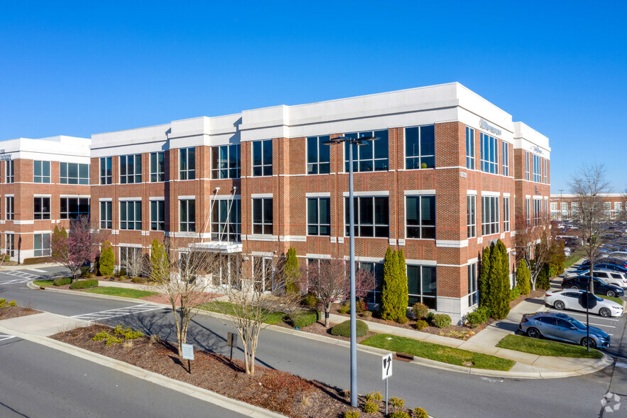 8832 Blakeney Professional Dr, Charlotte, NC for sale - Building Photo - Image 1 of 1