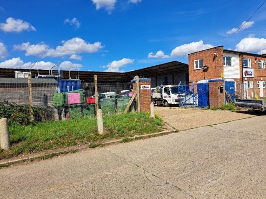 4 Wright Rd, Ipswich to rent Building Photo- Image 1 of 5