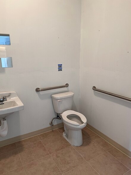 5316 Lena Rd, Bradenton, FL to rent - Interior Photo - Image 3 of 10