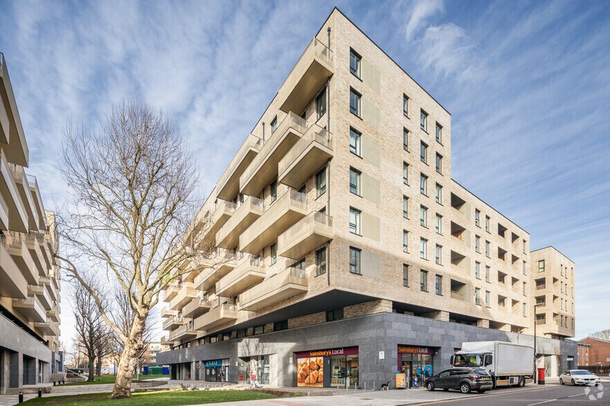 Bollo Bridge Rd, London for sale - Primary Photo - Image 1 of 1