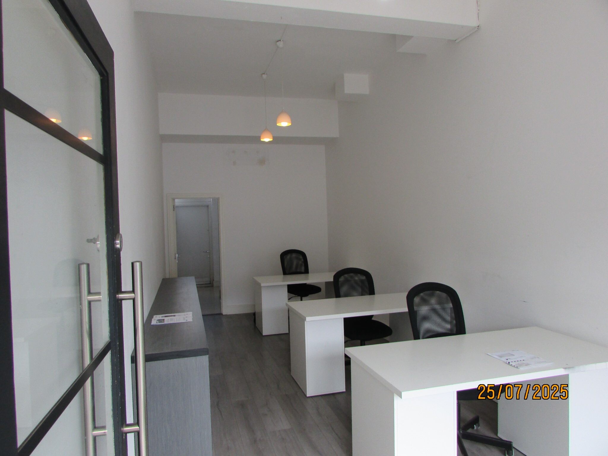 13a-13b Allendale Rd, Greenford to rent Interior Photo- Image 1 of 2