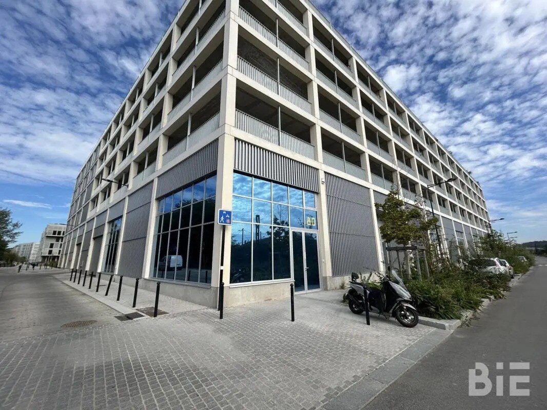 Light Industrial in Bordeaux for sale Building Photo- Image 1 of 8
