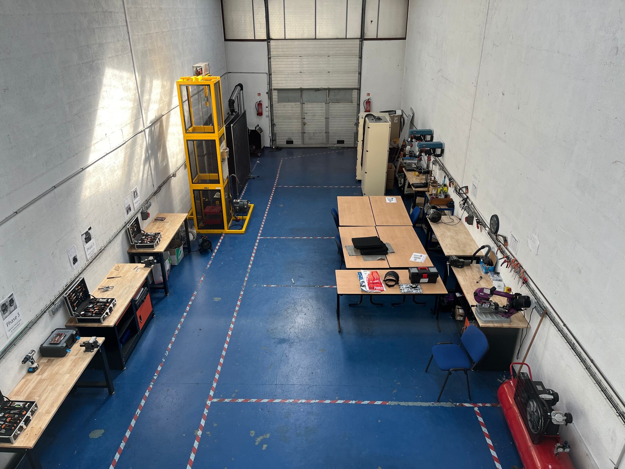 Light Industrial in Grigny to rent Interior Photo- Image 1 of 4