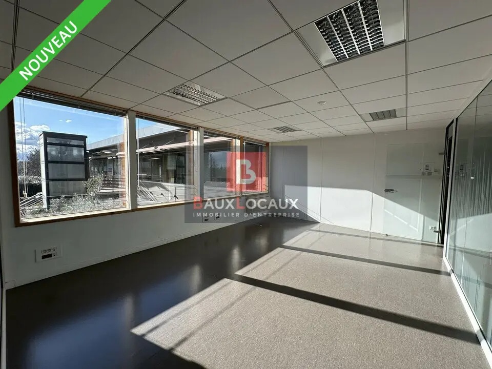 Location Bureaux 355 m² - Photo 1
