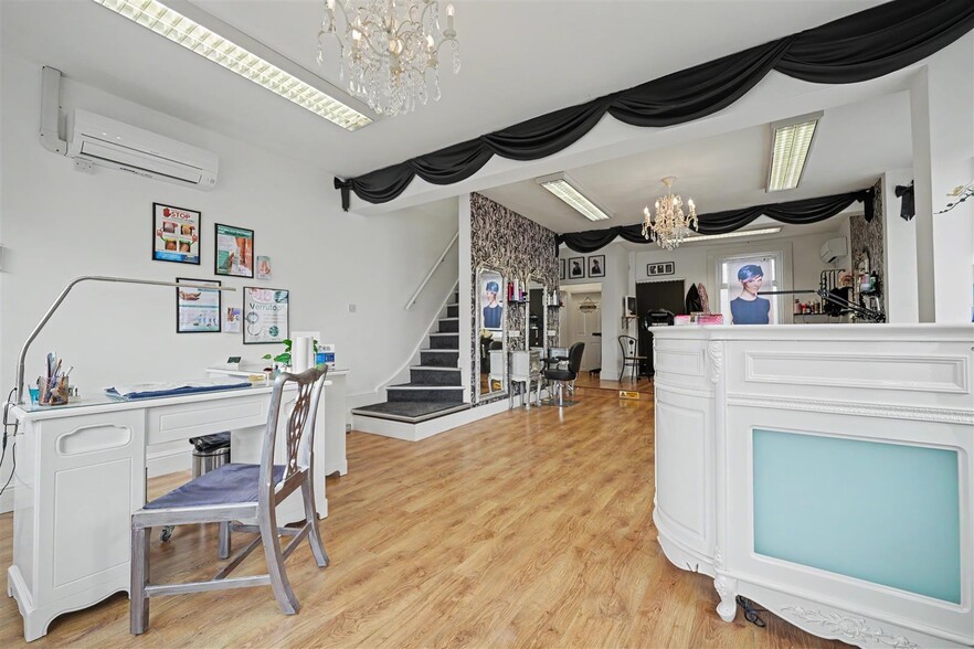 6 Marlborough Rd, Coventry for sale - Interior Photo - Image 3 of 13