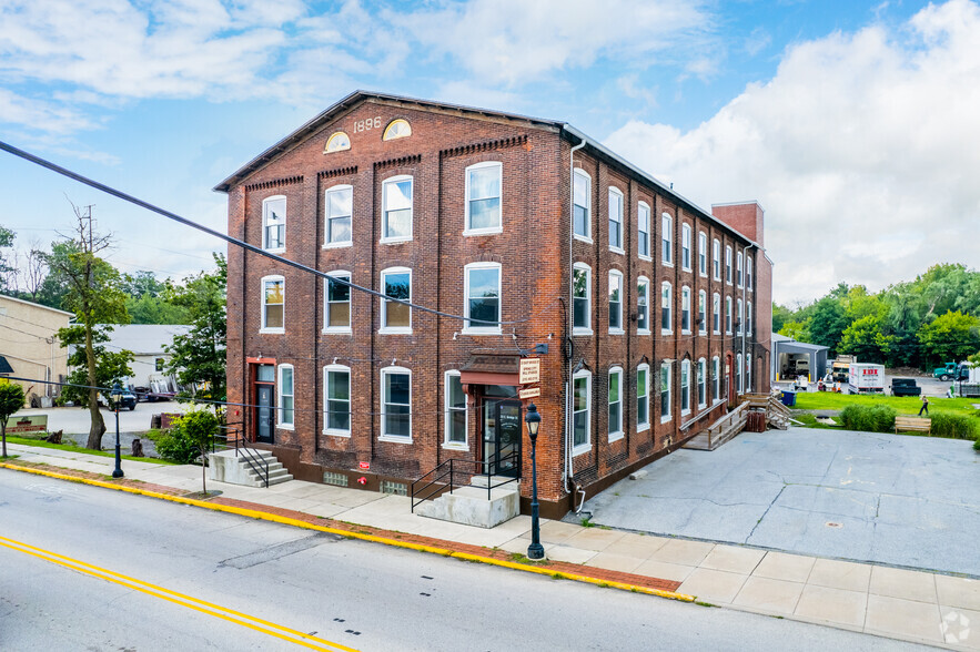 20 E Bridge St, Spring City, PA for rent - Building Photo - Image 2 of 4