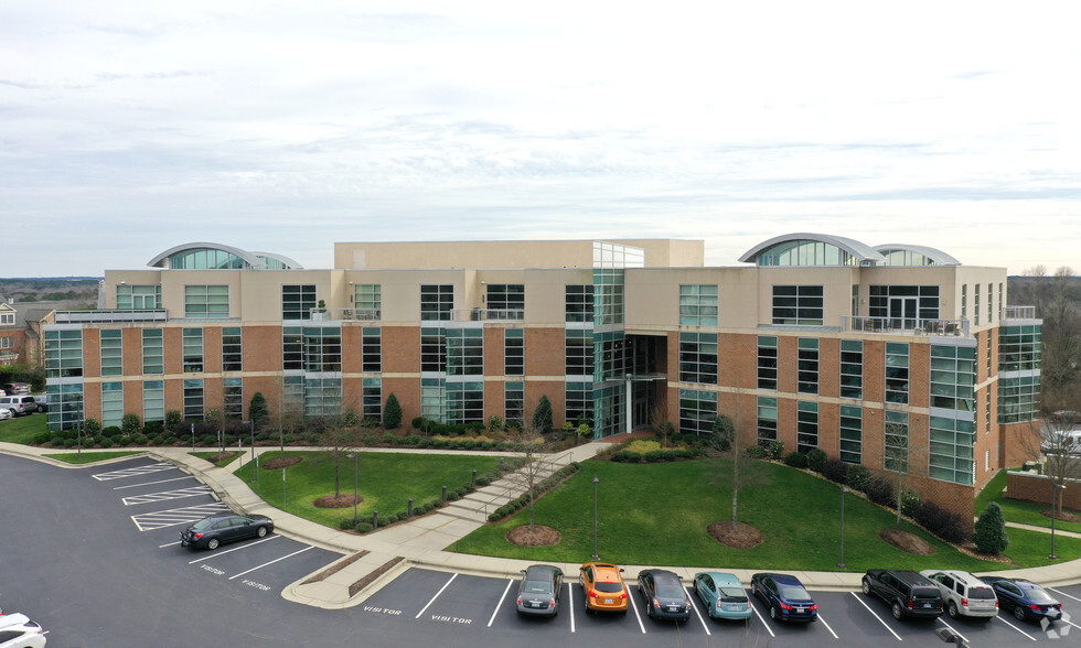 301 W Barbee Chapel Rd, Chapel Hill, NC for rent - Aerial - Image 2 of 4