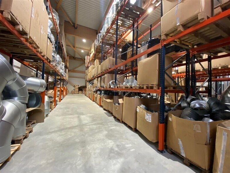 Light Industrial in Serris for sale - Interior Photo - Image 3 of 10