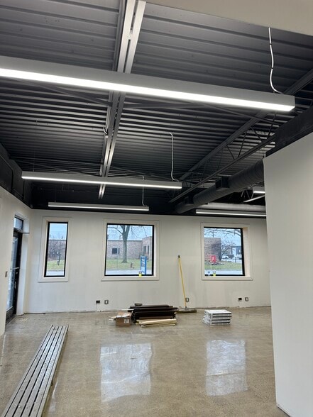 2545 Industrial Row Dr, Troy, MI to rent - Building Photo - Image 3 of 9
