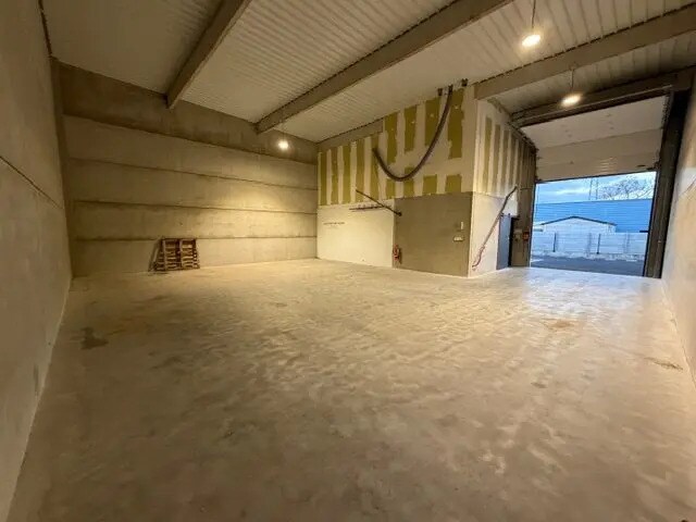 Location Local d'activités 224 m² - Photo 1