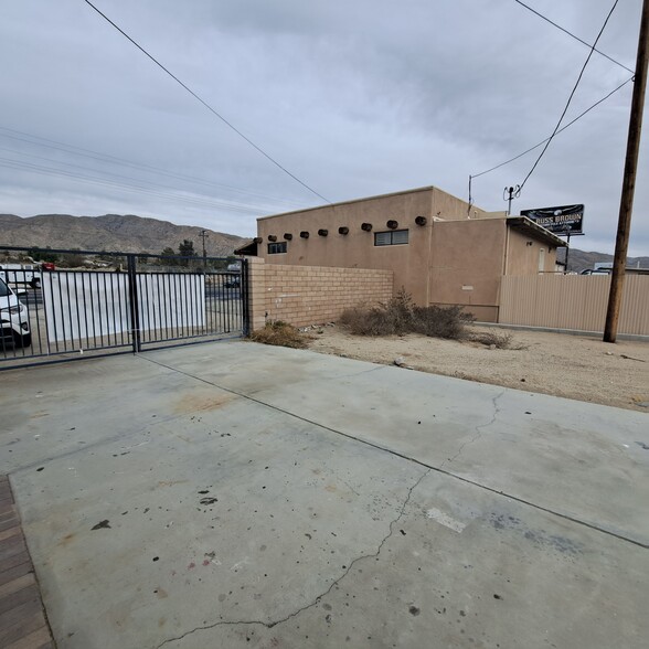 51607 29 Palms Hwy, Morongo Valley, CA for rent - Building Photo - Image 2 of 9