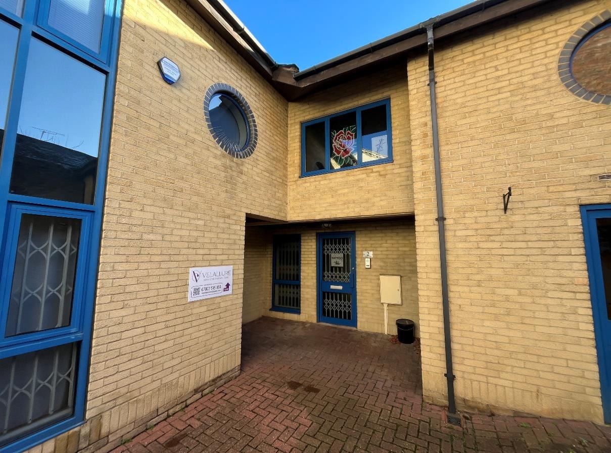 Bath Rd, Cheltenham to rent Building Photo- Image 1 of 4