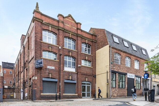 More details for 12-14 Blandford Sq, Newcastle Upon Tyne - Retail to Rent