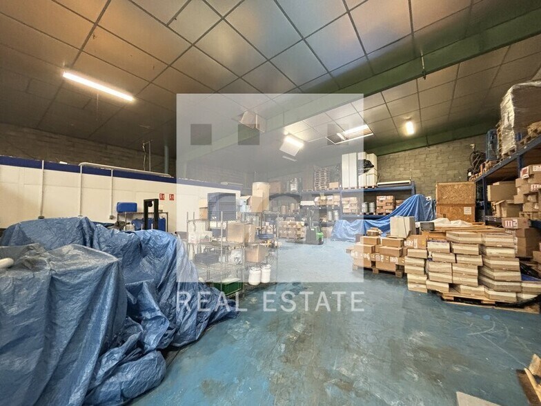 Light Industrial in Genas to rent - Building Photo - Image 3 of 7