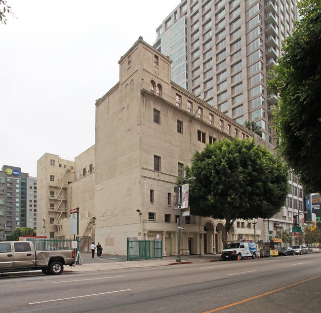 More details for 940 S Figueroa St, Los Angeles, CA - Office / Retail to Rent