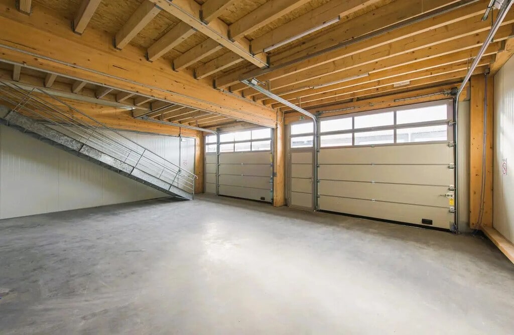 Location Local d'activités 192 m² - Photo 1