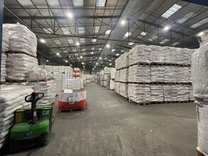 Industrial in Gennevilliers to rent Interior Photo- Image 2 of 3