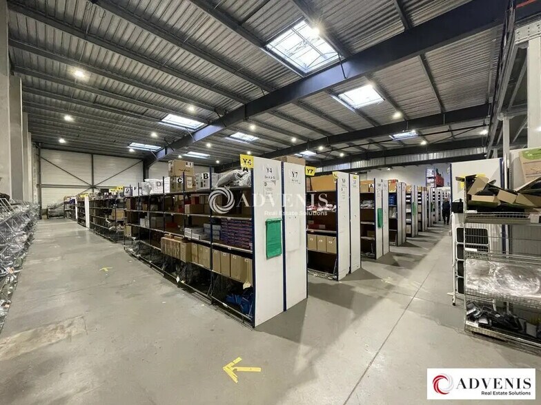 Light Industrial in Blanquefort to rent - Interior Photo - Image 2 of 8