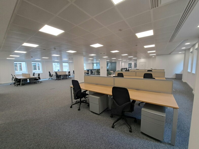 80-84 Leadenhall St, London to rent - Building Photo - Image 3 of 18