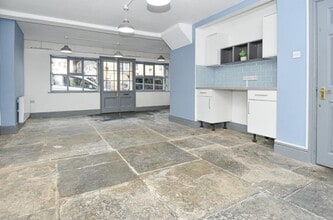 Church Street, Wedmore to rent Interior Photo- Image 1 of 2